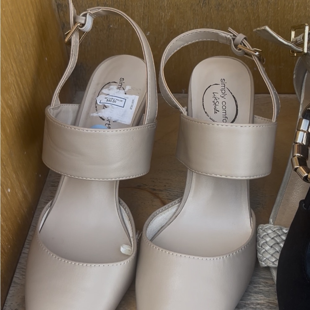 Women's Cream Heels